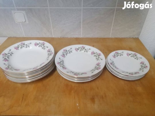 Kahla tányér készlet eladó!