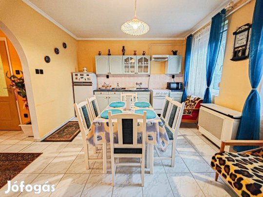 Kálmánházán jól megépített családi ház eladó