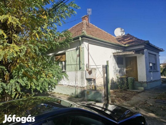 Kalocsai 125 nm-es ház eladó