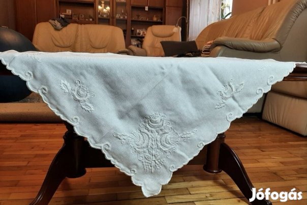 Kalocsai fehérhímzés, 19-20. századi terítő