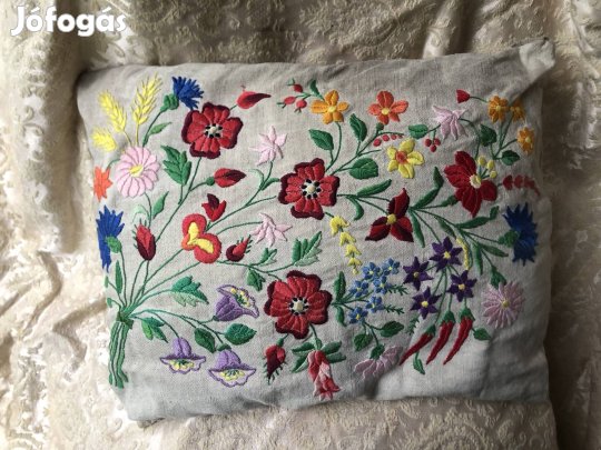 Kalocsai hímzéses díszpárna 3500 Ft 