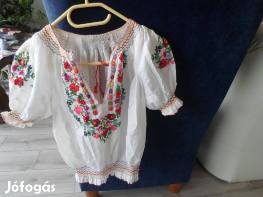 Kalocsai hímzésű fehér blúz, "S" méret