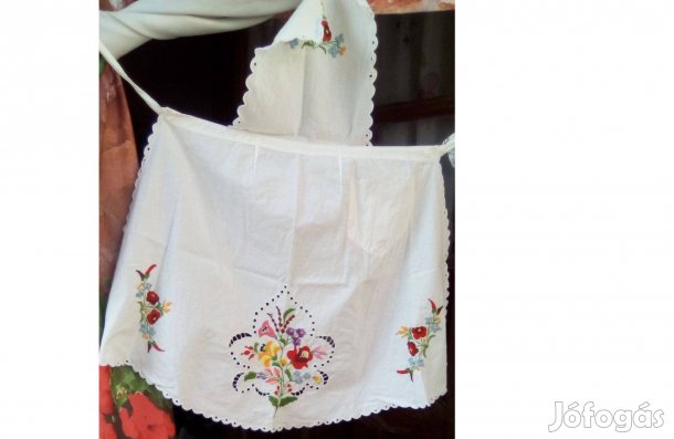 Kalocsai hímzett 2000 ft + 3 db Új állapotú kötény 500 ft/db