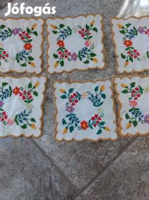 Kalocsai himzett teritők