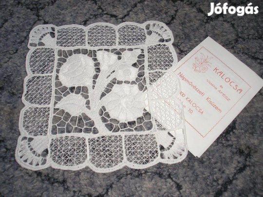 Kalocsai hófehér kézzel hímzett fehér riseliő terítő 15x15 (szögletes)
