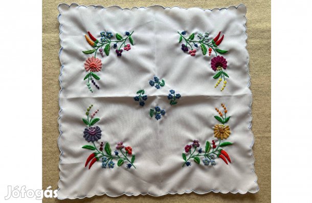 Kalocsai mintás hímzés, terítő 44x44 cm