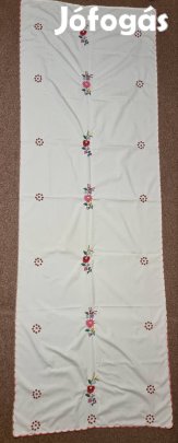 Kalocsai mintás hímzett asztalterítő