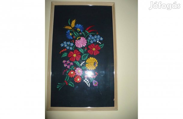 Kalocsai mintás hímzett falikép