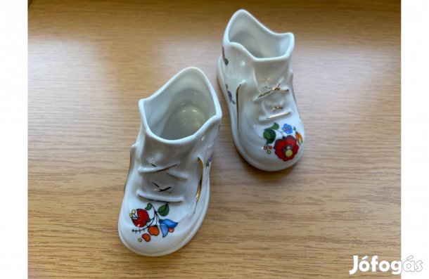 Kalocsai porcelán cipőcskék ( párban), babaváró ajándék