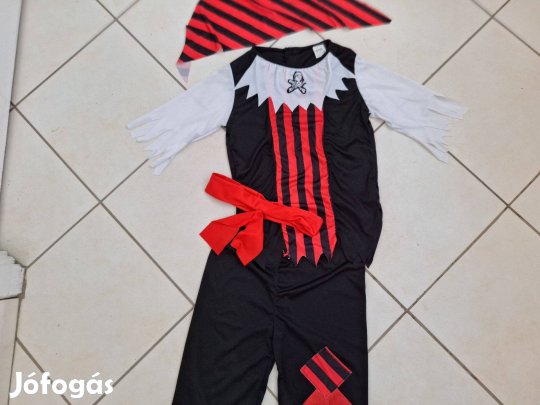 Kalóz jelmez (akár műanyag tőrrel) kisiskolásoknak eladó