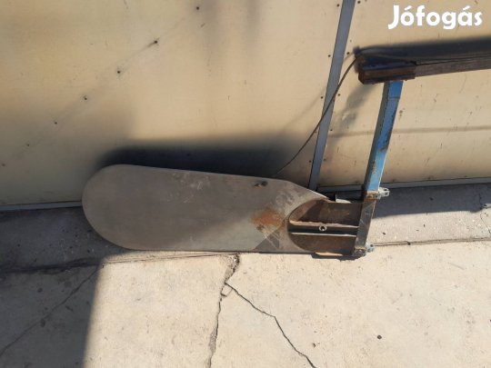 Kalóz vitorlás,  kormánylapát. 