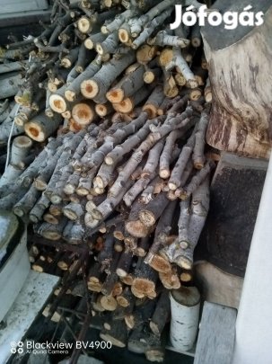 Kályhakész fa hasábfa