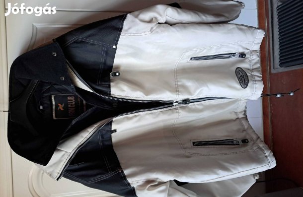 Kanadai L-Es, De Európai XXL-Es Young FAN Jackie