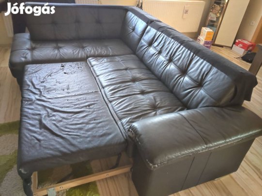 Kanapé. L alakú. Bőr ülöfelülettel. Kihúzható