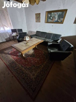 Kanapé, fotel, asztal ingyen vihető