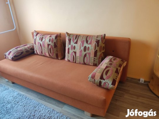 Kanapé ágy, ágynemű tartóval 