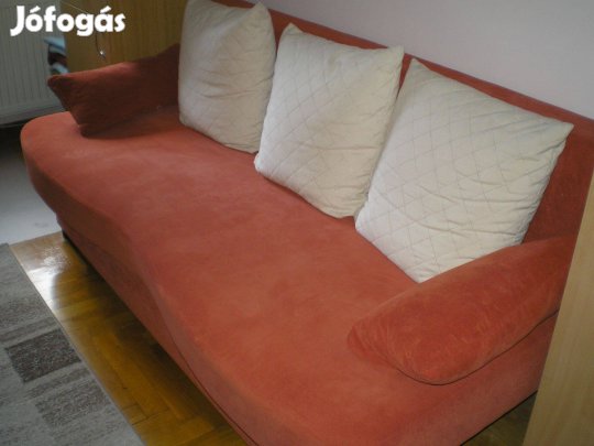 Kanapé ágyazható ágyneműtartóval szép állapotban 2 személyes