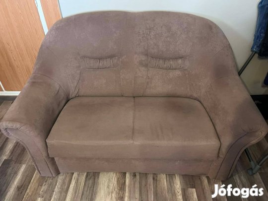 Kanapé ágynemű tartóval