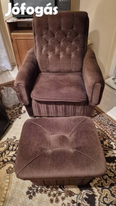 Kanapé+kettő fotel és puff