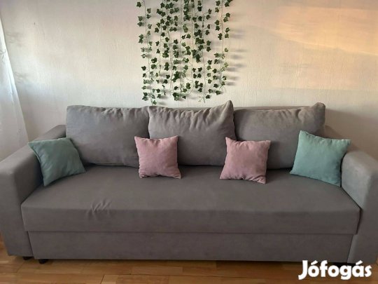 Kanapéágy - párnákkal