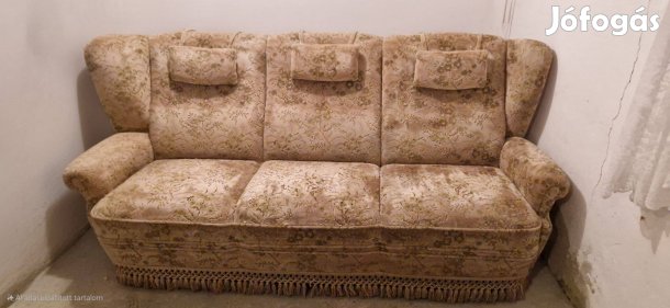 Kanapék (kettő és háromszemélyes) olcsón eladó!