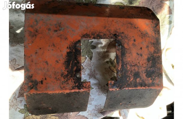 Kapálógép sárvédő 3000 Ft