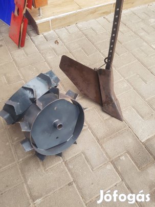 Kapálógép töltögető eke, körmöskerékkel, takaró eke
