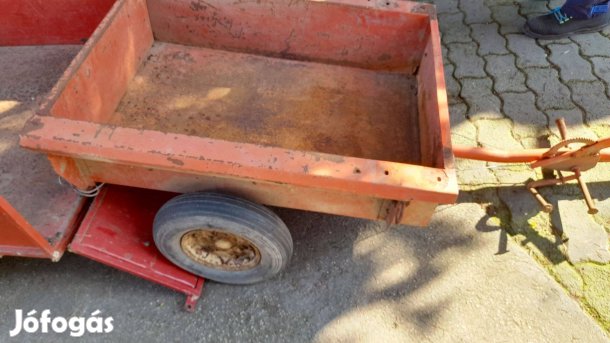 Kapálógéphez való gyári pótkocsi eladó