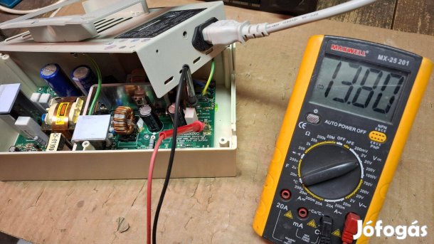 Kapcsoló üzemű, minőségi USA tápegység, 13V, 10,8A, 140WA