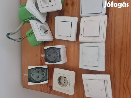 Kapcsolók,konnektorok eladóak!