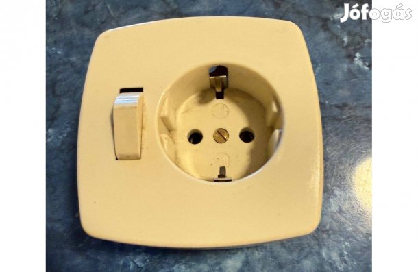 Kapcsolós süllyesztett földelt dugalj