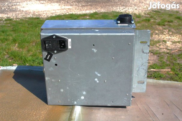 Kapcsolószekrény kötődoboz fali 1 ajtós ( 7024 )