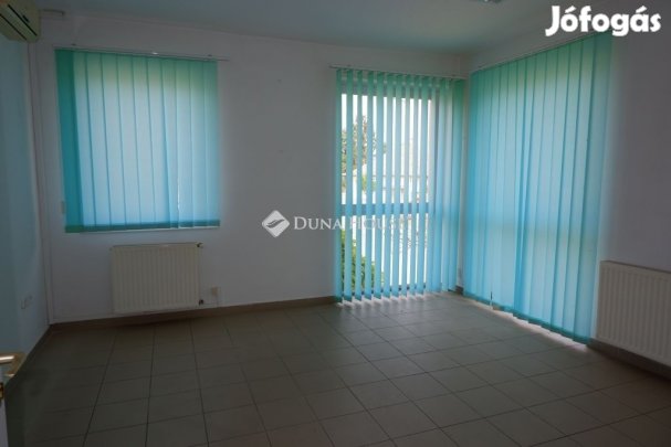 Kápolnásnyéki 93 nm-es lakás eladó