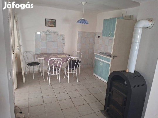 Kaposszekcsőn eladó 2 lakrésszel rendelkező családi ház