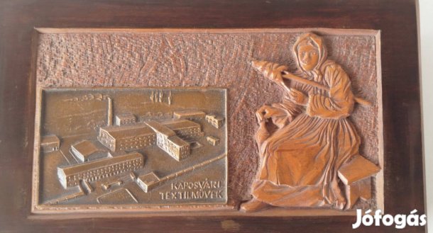 Kaposvári Textilművek . Faragott fadoboz
