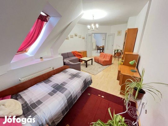 Kaposváron A Belvárosban 2+2 Szobás Lakás Kiadó