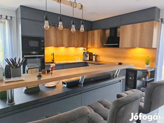 Kaposváron eladó családi ház!