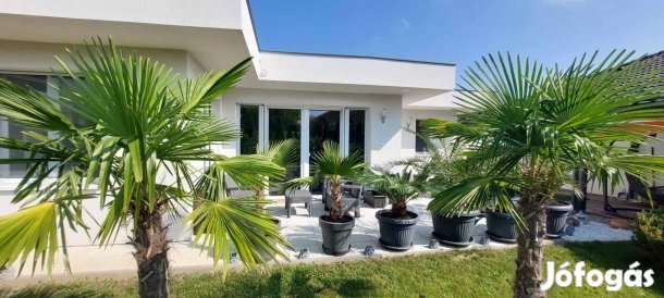 Kaposváron igényes családi ház eladó