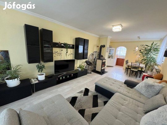 Kaposváron lakás eladó