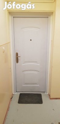 Kaposváron panellakás eladó