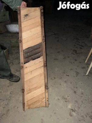 Káposzta gyalu eladó