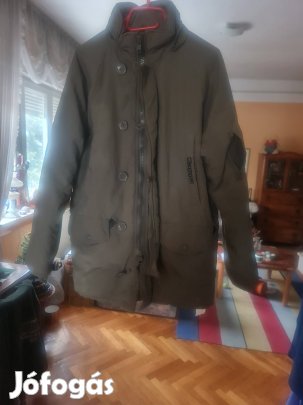Kappa márkájú téli ffi bélelt kabát,újszerű, M