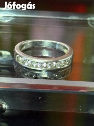 Káprázatos ezüst gyűrű, cirkónia kövekkel