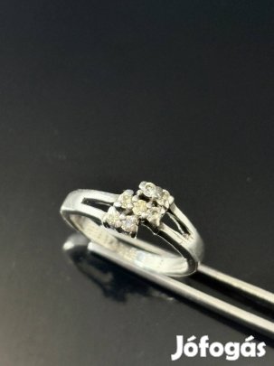 Káprázatos ezüst gyűrű, cirkónia kövekkel