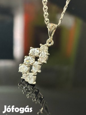 Káprázatos ezüst nyaklánc és Medál, cirkónia kövekkel