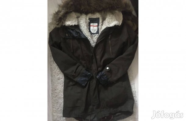 Kapucnis Bershka kabát