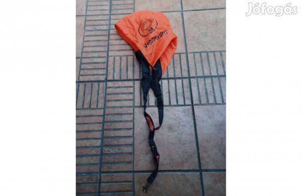 Kapucnis Jagermeister nyakbaakasztó nyakpánt