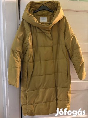 Kapucnis hosszú télikabát