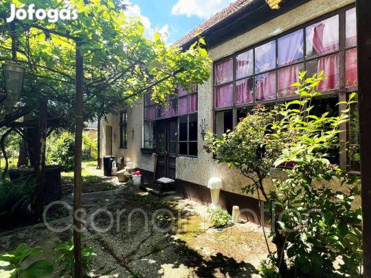 Kapuvár - központ közeli 5 szobás családi ház eladó