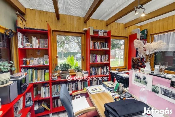 Kapuvári 222 nm-es ház eladó